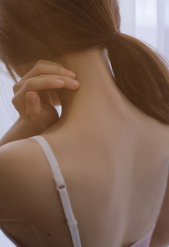 “人间枝头，各自乘流.   ”#私房 #少女 #情绪