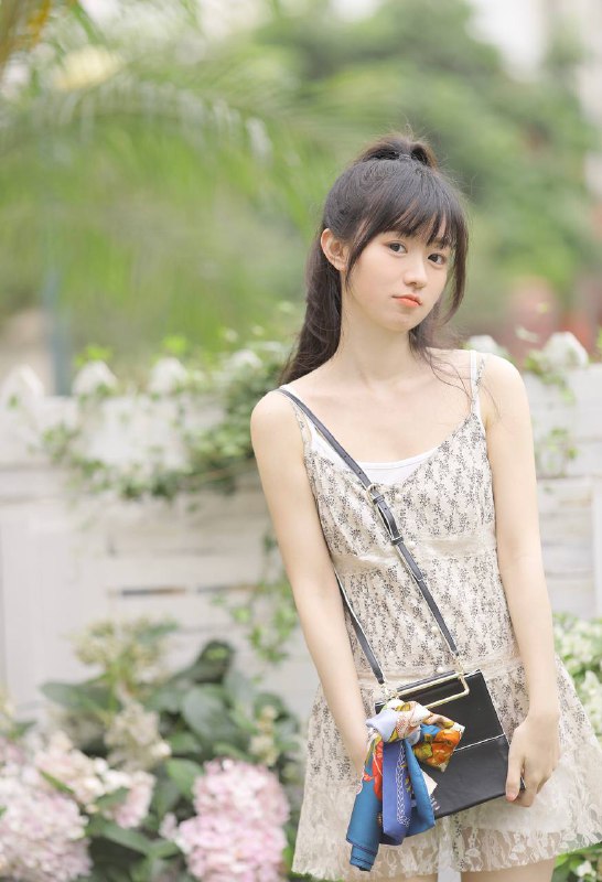 “城堡为爱守着秘密，而我为你守着回忆”#清纯 #通勤 #花 #小清新“城堡为爱守着秘密，而我为你守着回忆”#清纯 #通勤 #花 #小清新