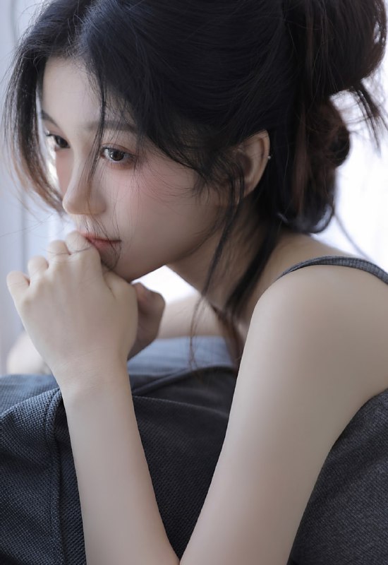 ”故事不长，______“#轻私 #纯欲 #少女 #居居”故事不长，______“#轻私 #纯欲 #少女 #居居