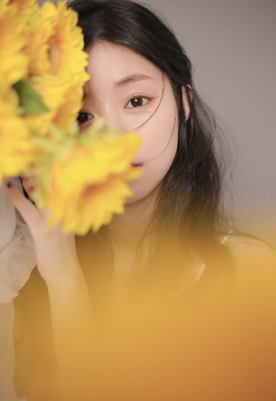 #汤音璇”有画难描雅态，无花可比芳容“