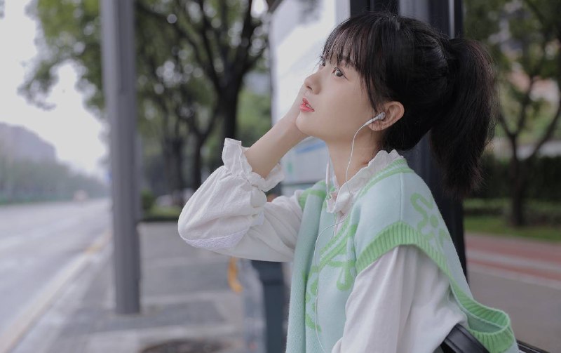 “下雨天，你听什么歌~”