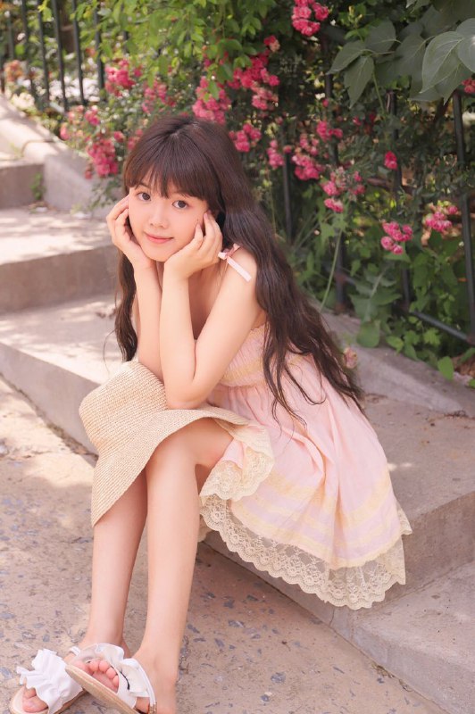 “喜欢，是清风、是朝露、是脸颊红红呀✨”