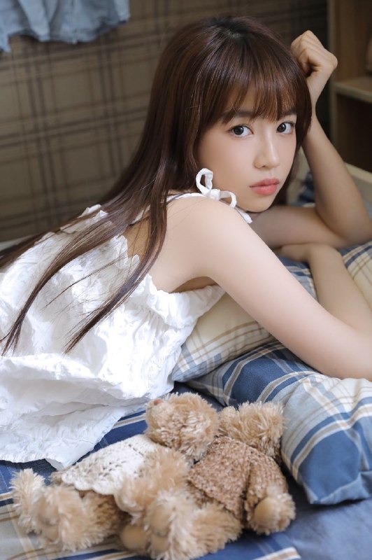 “星河清浅你坠入我的梦里～”“星河清浅你坠入我的梦里～”