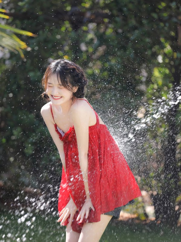 “夏天就玩玩水吧~”#清纯 #夏天 #小清新 #日系“夏天就玩玩水吧~”#清纯 #夏天 #小清新 #日系