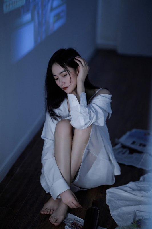 “买醉”#情绪 #少女 #轻私“买醉”#情绪 #少女 #轻私