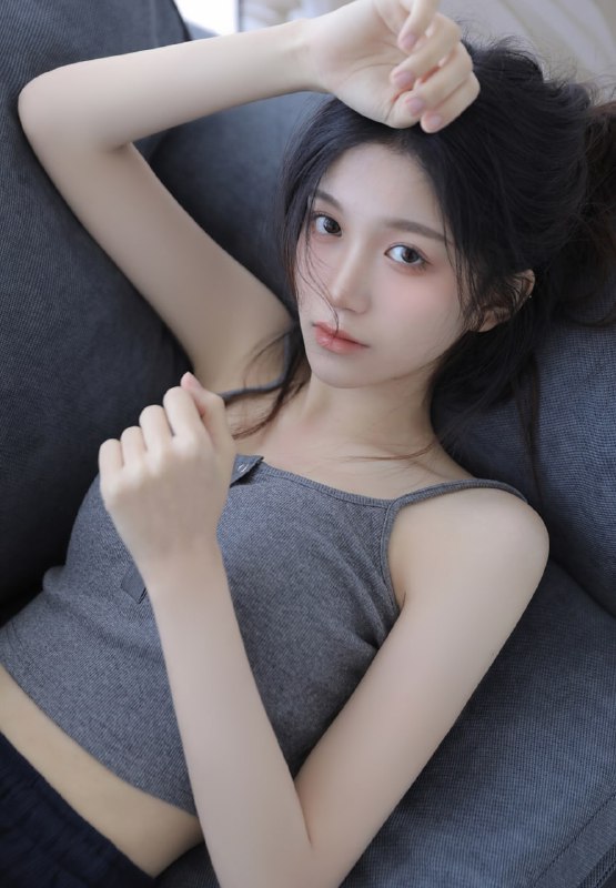 ”故事不长，______“#轻私 #纯欲 #少女 #居居”故事不长，______“#轻私 #纯欲 #少女 #居居