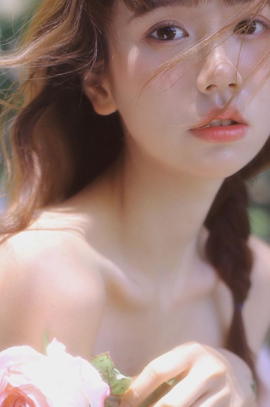 “想要抓住点什么，可偏偏只能眼睁睁看着