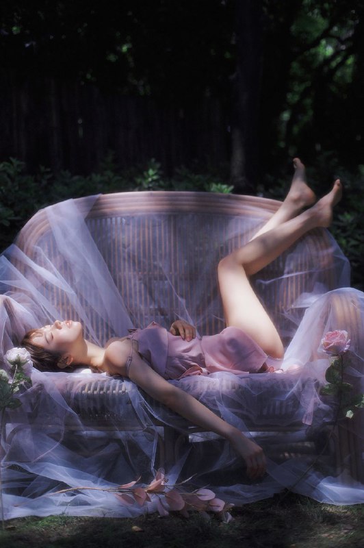 “想要抓住点什么，可偏偏只能眼睁睁看着