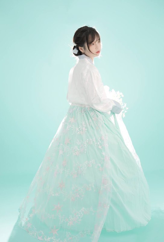 “好清透的少女”