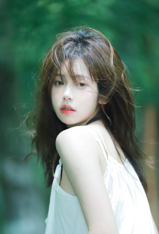 “盛夏白瓷梅子汤”