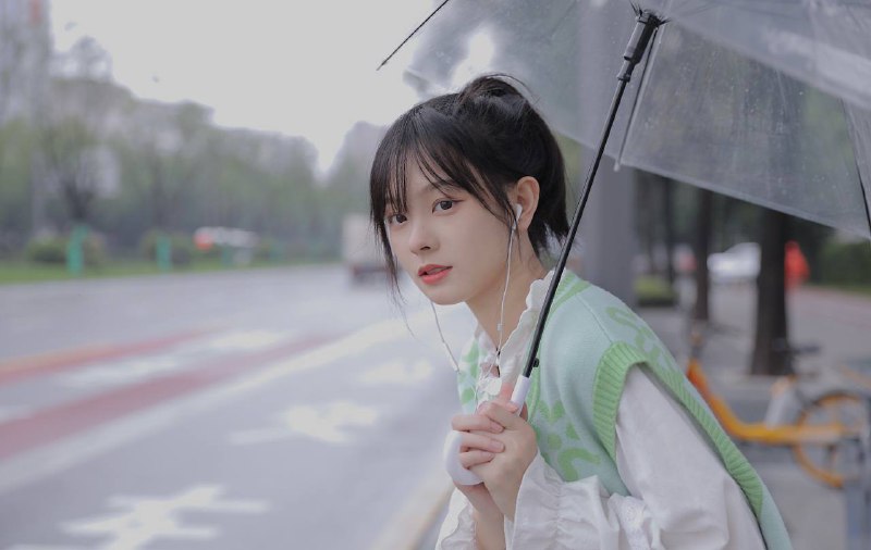 “下雨天，你听什么歌~”
