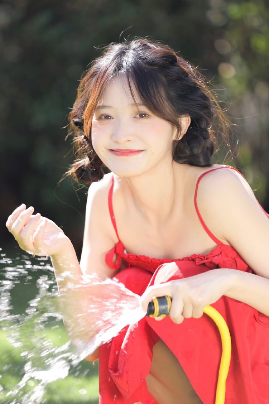 “夏天就玩玩水吧~”#清纯 #夏天 #小清新 #日系“夏天就玩玩水吧~”#清纯 #夏天 #小清新 #日系