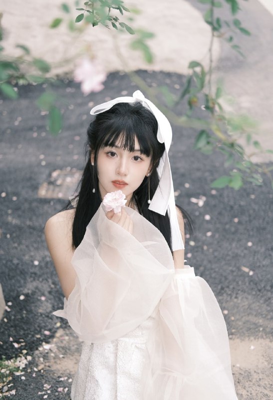 “会开花的树.”#蔷薇 #花嫁 #白色 #小清新“会开花的树.”#蔷薇 #花嫁 #白色 #小清新