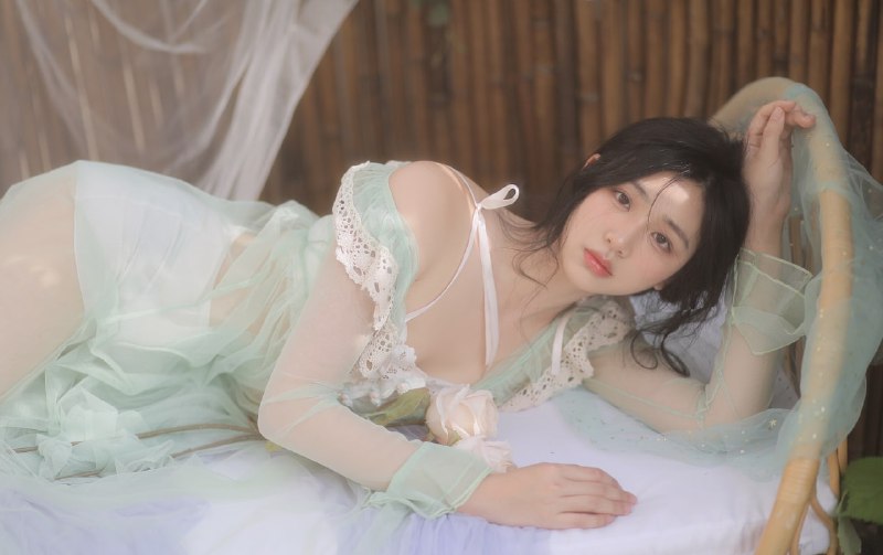 “想要趴在摆满星星和小熊的软绵云朵上打个盹☁️”#私房 #轻私 #少女“想要趴在摆满星星和小熊的软绵云朵上打个盹☁️”#私房 #轻私 #少女