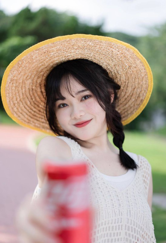 “请你喝一口可乐🥤”#小清新