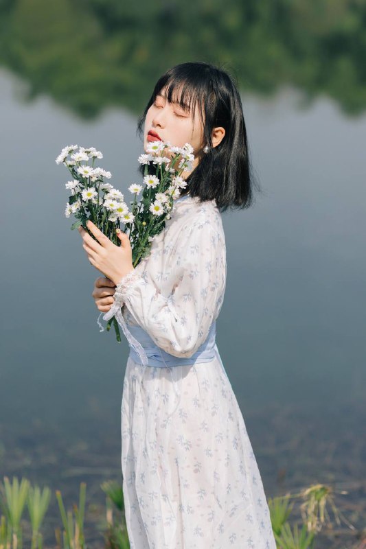 “风说了许多，把夏天注得盈满🍃”#小清新 #日系 #少女 #春夏“风说了许多，把夏天注得盈满🍃”#小清新 #日系 #少女 #春夏