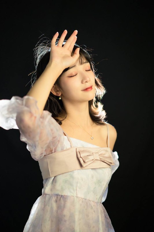 “在这个夏天🍀 和更好的自己碰面~”#棚拍