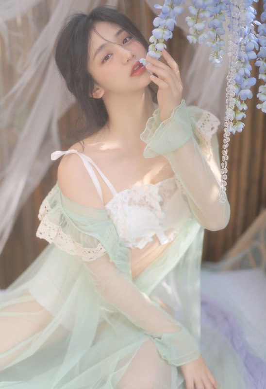 “想要趴在摆满星星和小熊的软绵云朵上打个盹☁️”#私房 #轻私 #少女“想要趴在摆满星星和小熊的软绵云朵上打个盹☁️”#私房 #轻私 #少女