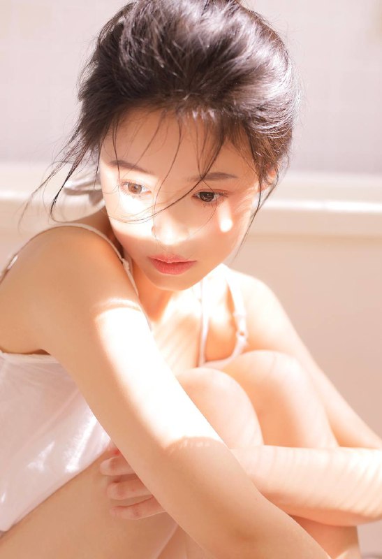 #小姐姐 #情绪 #少女 #光线 #室内#小姐姐 #情绪 #少女 #光线 #室内