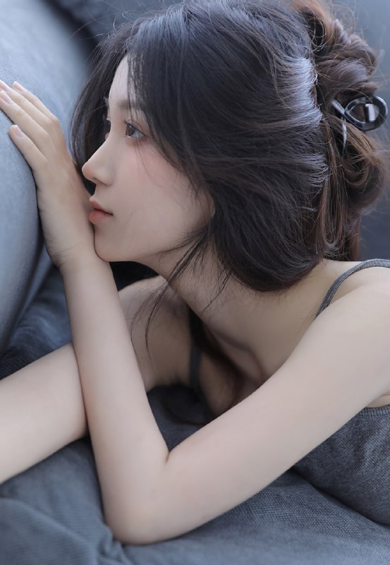 ”故事不长，______“#轻私 #纯欲 #少女 #居居”故事不长，______“#轻私 #纯欲 #少女 #居居