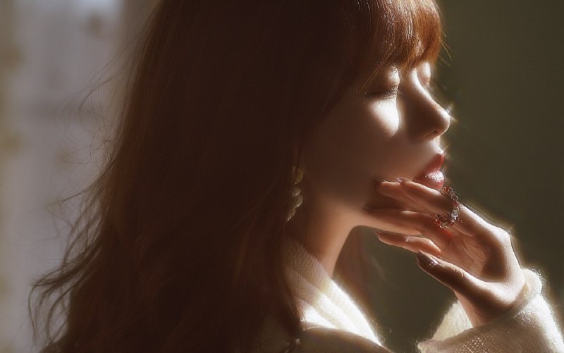 “他无意 路过 且声色未露”#少女 #情绪“他无意 路过 且声色未露”#少女 #情绪