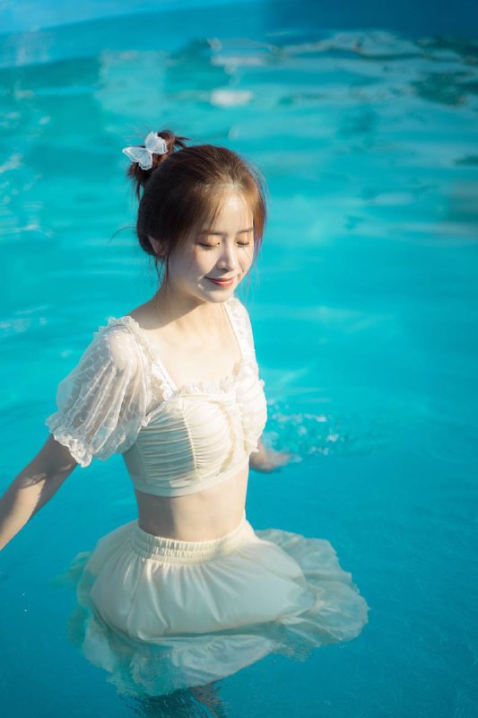 #少女“蓝色💙是夏天的治愈色”