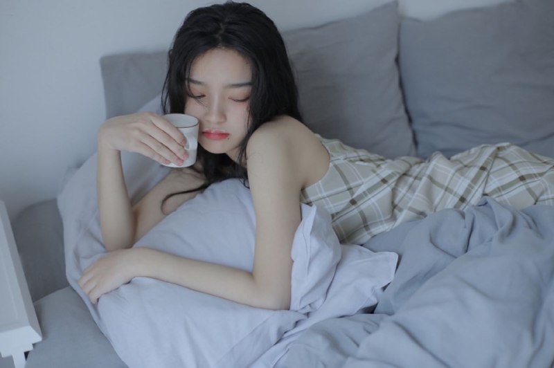 “晚夏的美不如你那清澈的眼神”“晚夏的美不如你那清澈的眼神”