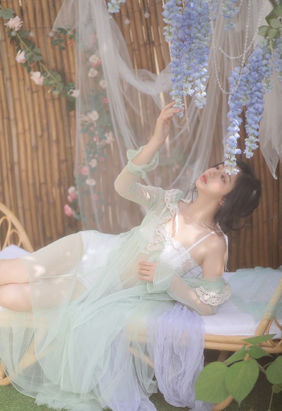 “想要趴在摆满星星和小熊的软绵云朵上打个盹☁️”#私房 #轻私 #少女“想要趴在摆满星星和小熊的软绵云朵上打个盹☁️”#私房 #轻私 #少女