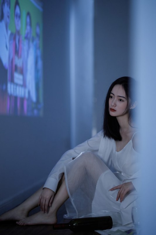 “买醉”#情绪 #少女 #轻私“买醉”#情绪 #少女 #轻私