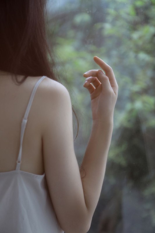 “晚夏的美不如你那清澈的眼神”“晚夏的美不如你那清澈的眼神”