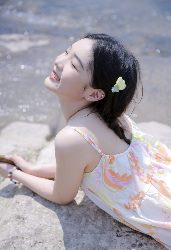 “假装在海边”#夏日 #少女 #海边 #清纯“假装在海边”#夏日 #少女 #海边 #清纯