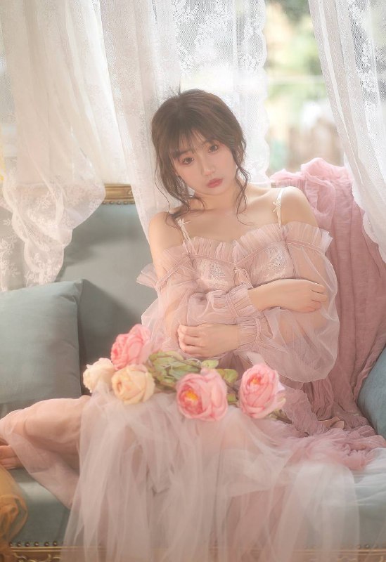 “日落尤其温柔， 人间皆是浪漫🌷”#少女 #轻私 #私房“日落尤其温柔， 人间皆是浪漫🌷”#少女 #轻私 #私房