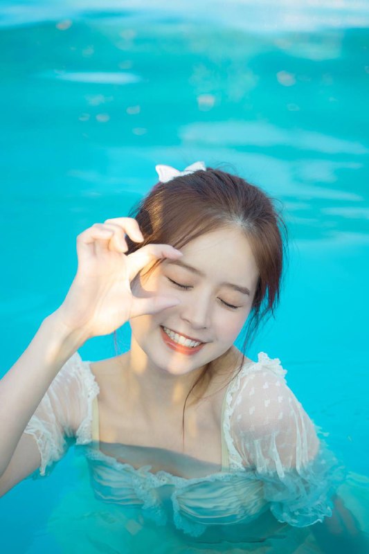 #少女“蓝色💙是夏天的治愈色”