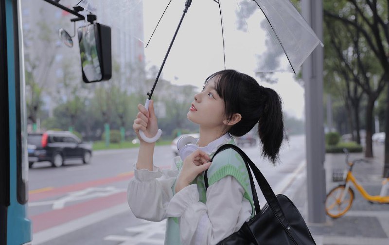 “下雨天，你听什么歌~”