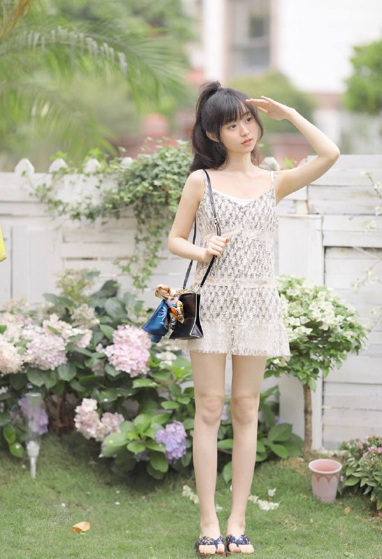 “城堡为爱守着秘密，而我为你守着回忆”#清纯 #通勤 #花 #小清新“城堡为爱守着秘密，而我为你守着回忆”#清纯 #通勤 #花 #小清新