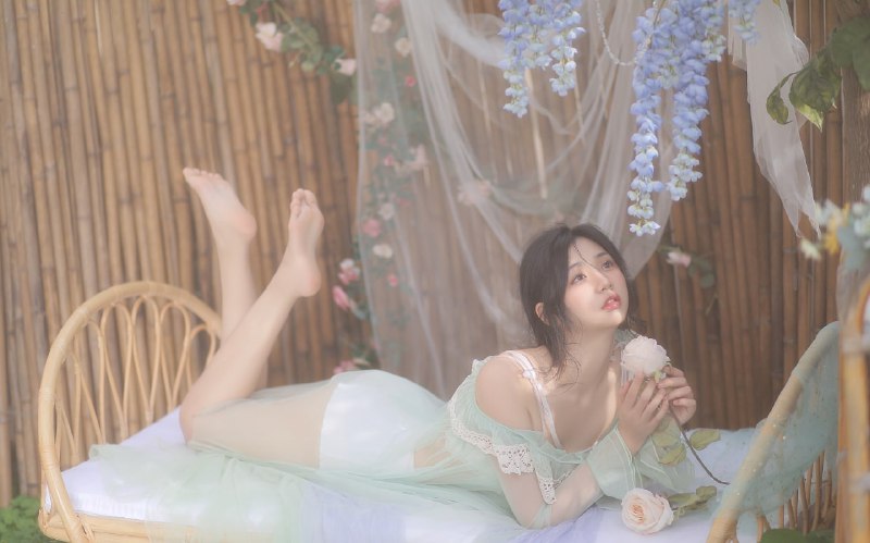 “想要趴在摆满星星和小熊的软绵云朵上打个盹☁️”#私房 #轻私 #少女“想要趴在摆满星星和小熊的软绵云朵上打个盹☁️”#私房 #轻私 #少女