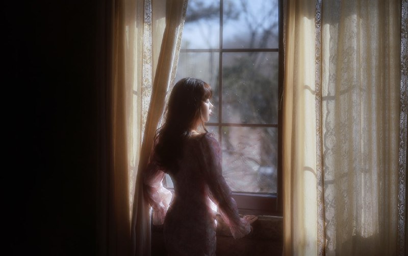 “他无意 路过 且声色未露”#少女 #情绪“他无意 路过 且声色未露”#少女 #情绪