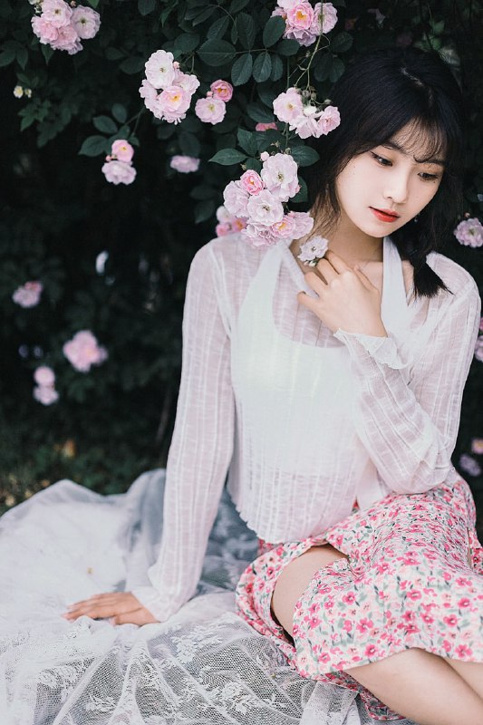 “听我说谢谢你 因为有你 温暖了四季玫瑰🌹”#少女 #小清新 #花 #日系“听我说谢谢你 因为有你 温暖了四季玫瑰🌹”#少女 #小清新 #花 #日系