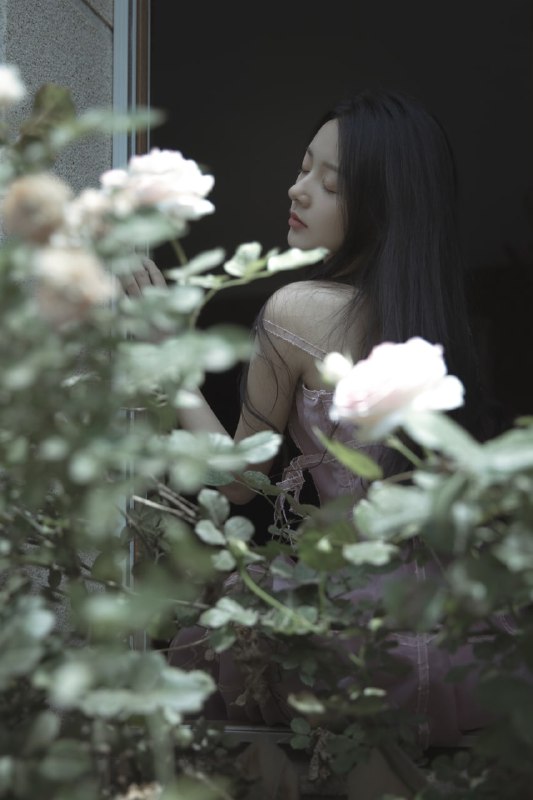 #小姐姐 #蔷薇 #少女 #情绪#小姐姐 #蔷薇 #少女 #情绪