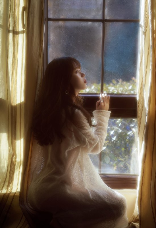 “他无意 路过 且声色未露”#少女 #情绪“他无意 路过 且声色未露”#少女 #情绪