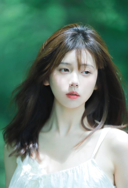 “盛夏白瓷梅子汤”