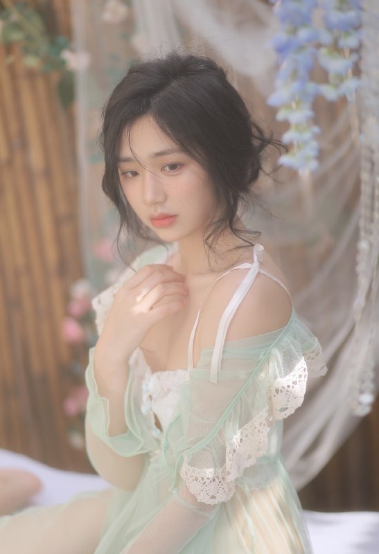 “想要趴在摆满星星和小熊的软绵云朵上打个盹☁️”#私房 #轻私 #少女“想要趴在摆满星星和小熊的软绵云朵上打个盹☁️”#私房 #轻私 #少女