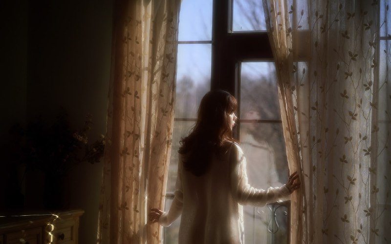 “他无意 路过 且声色未露”#少女 #情绪“他无意 路过 且声色未露”#少女 #情绪