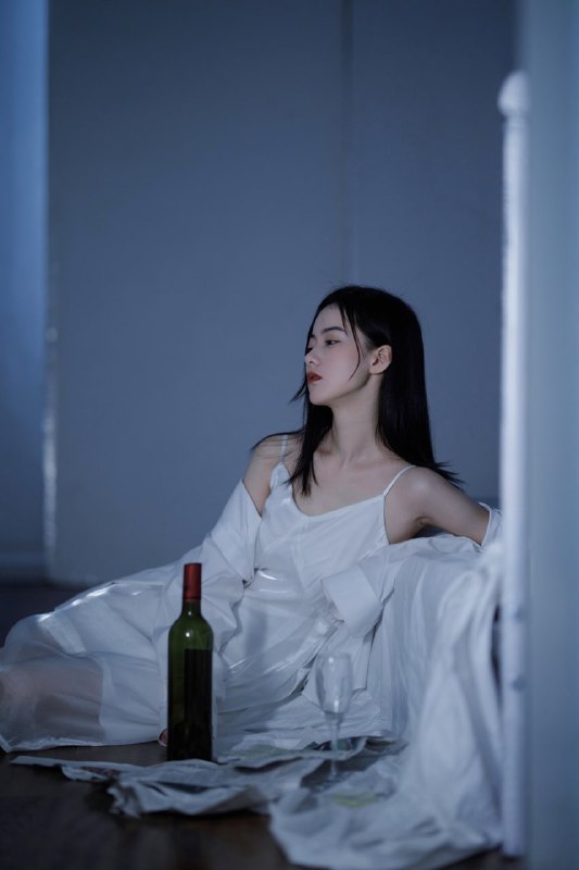 “买醉”#情绪 #少女 #轻私“买醉”#情绪 #少女 #轻私