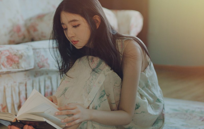 “让你心动的是橘色还是橘色灯光下的我”#情绪“让你心动的是橘色还是橘色灯光下的我”#情绪