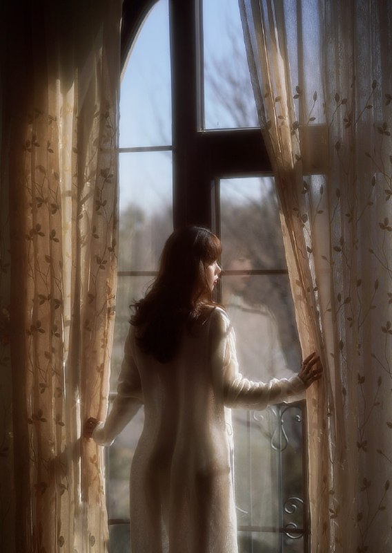 “他无意 路过 且声色未露”#少女 #情绪“他无意 路过 且声色未露”#少女 #情绪