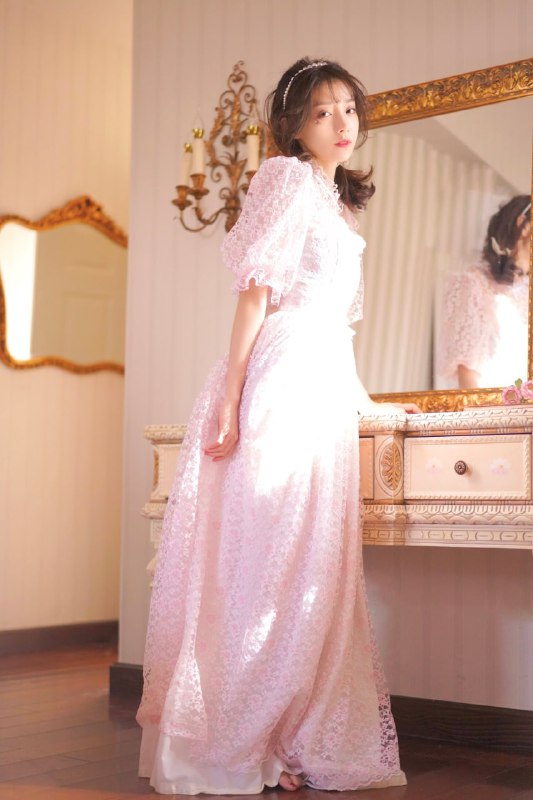 ”当恶魔来的时候小王子手上没有剑，只拿着手中想要送你的花儿呀🌸 “