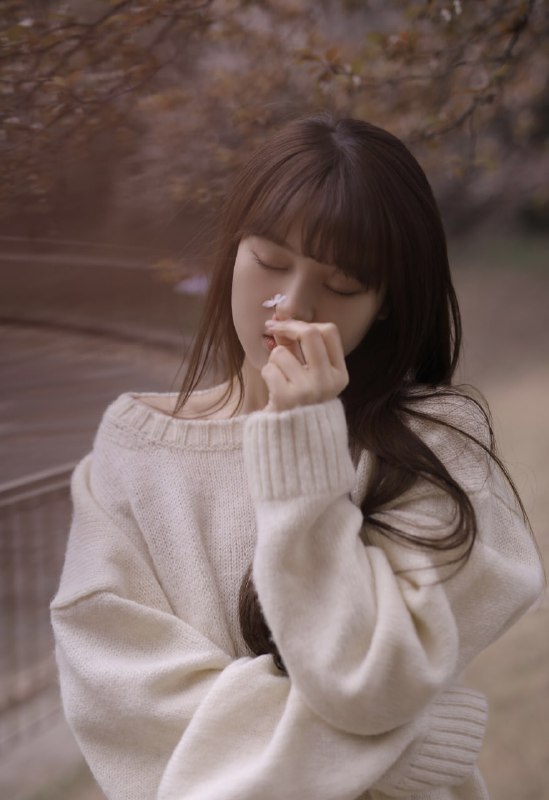 “和你赶一场早樱🌸”