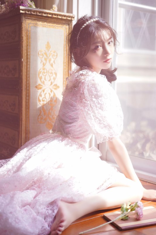 ”当恶魔来的时候小王子手上没有剑，只拿着手中想要送你的花儿呀🌸 “