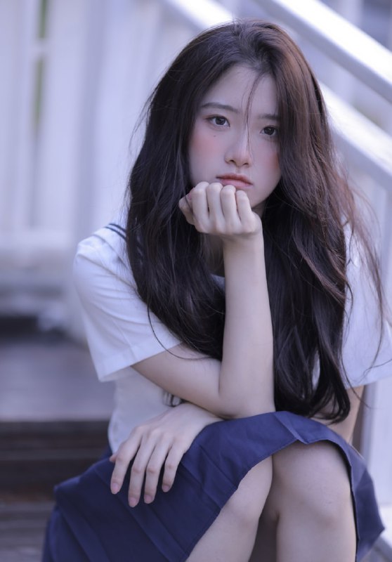 ”你不一定非得长成玫瑰,你乐意的话,做茉莉,做雏菊,做无名小花,做千千万万“